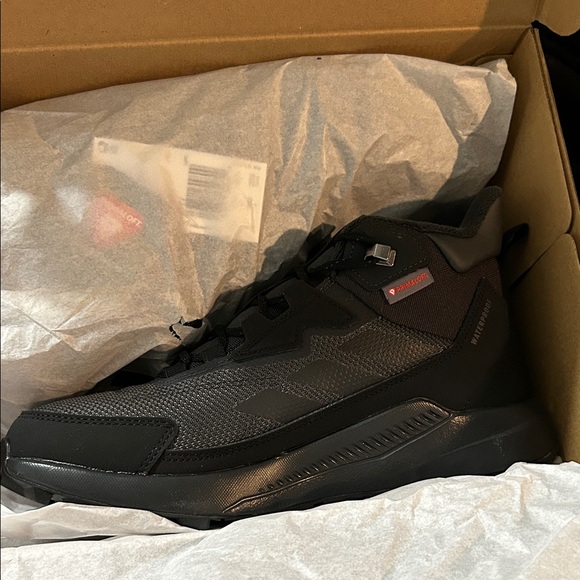 Quechua Men's Black and Gray Athletic Shoes - Picture 11 of 15